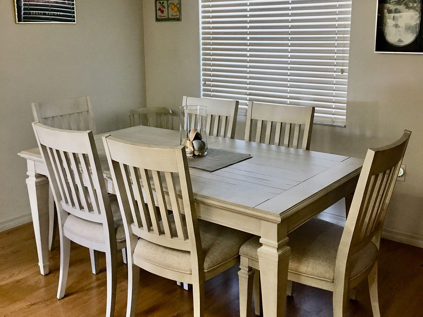 Kitchen Dining Area